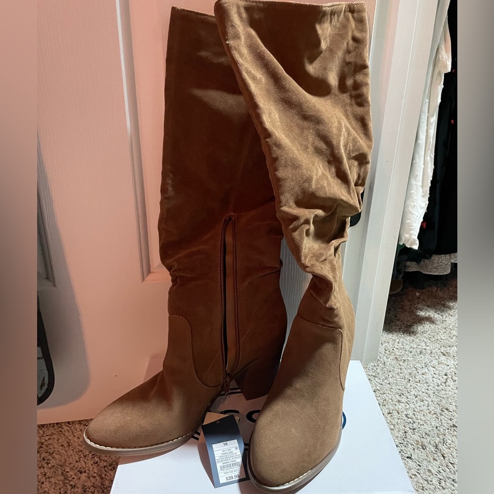 Tall suede scrunch ankle boots. Universal Thread Brand Size 10 New with tags